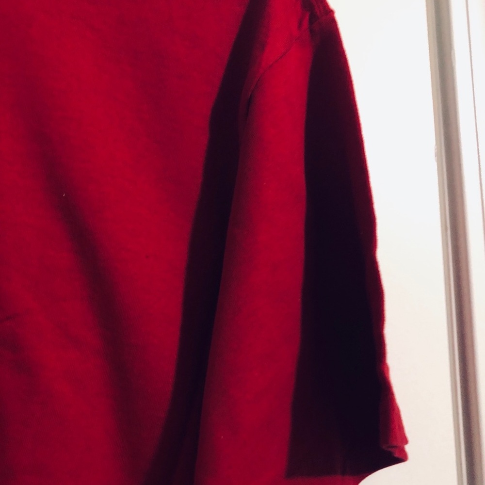 Hard Rock Cafe Red Kuwait Graphic Tee with Gold & Black Accents - Picture 8 of 10